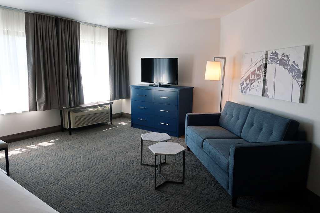 Oxford Suites Portland - Jantzen Beach Номер фото