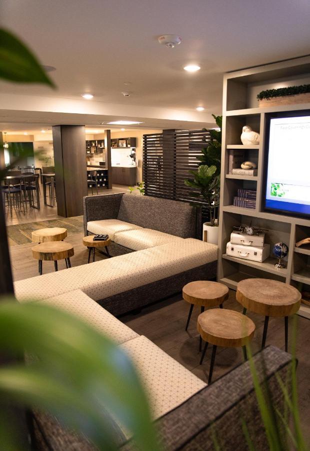 Oxford Suites Portland - Jantzen Beach Екстер'єр фото
