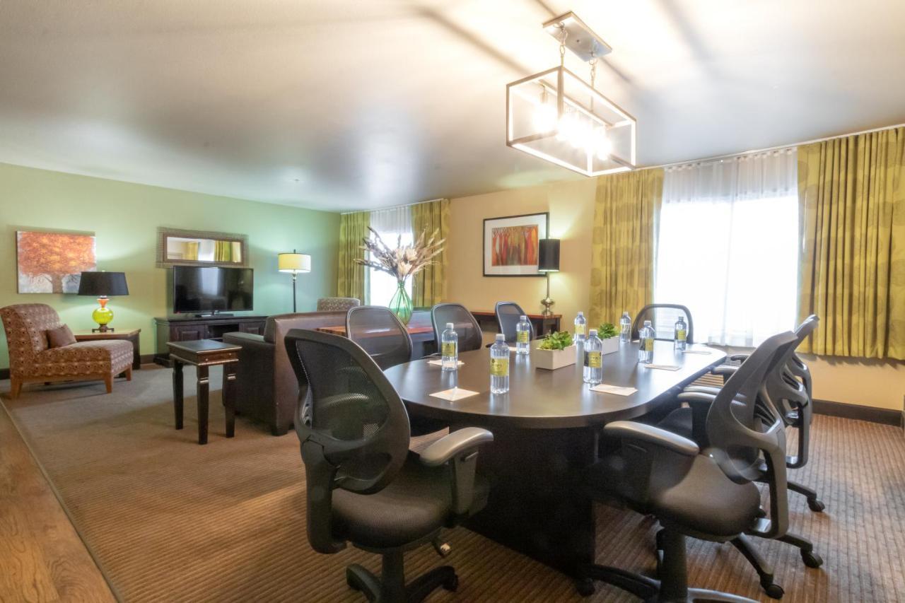 Oxford Suites Portland - Jantzen Beach Екстер'єр фото