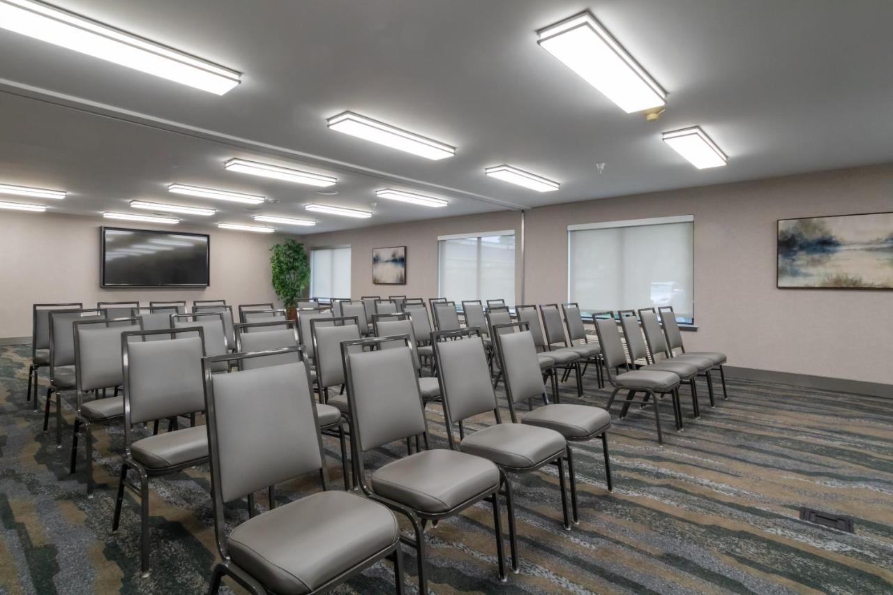Oxford Suites Portland - Jantzen Beach Екстер'єр фото