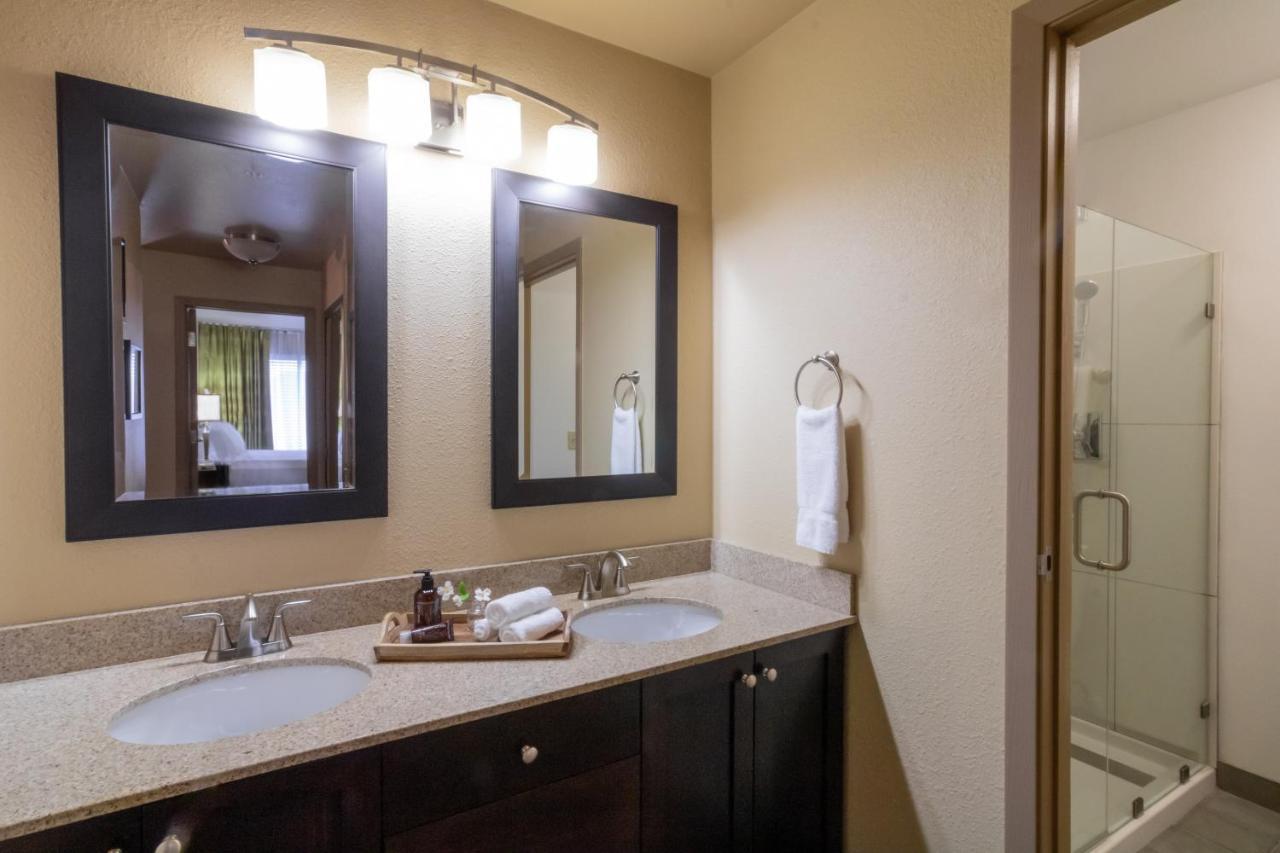 Oxford Suites Portland - Jantzen Beach Екстер'єр фото