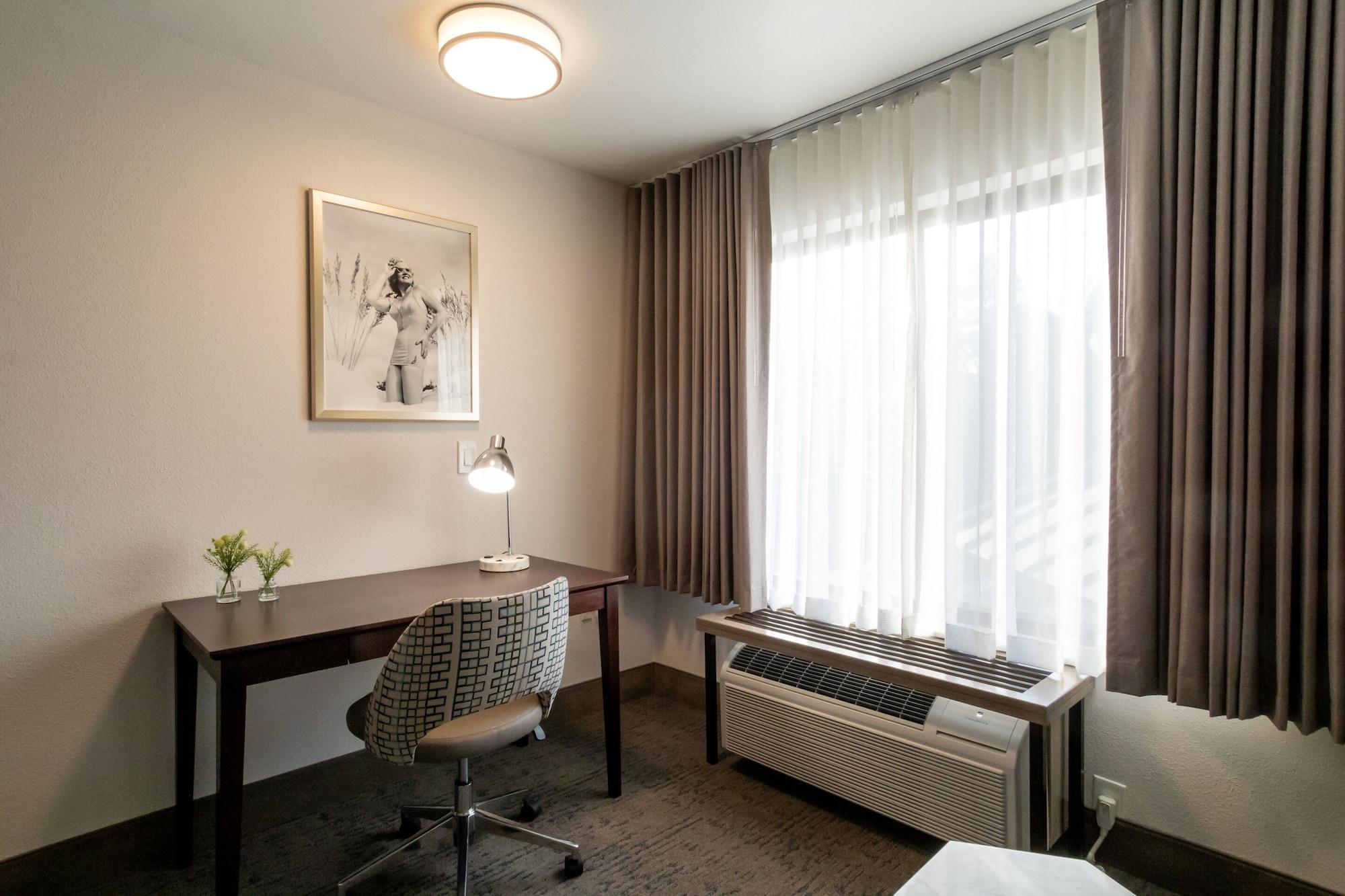 Oxford Suites Portland - Jantzen Beach Екстер'єр фото