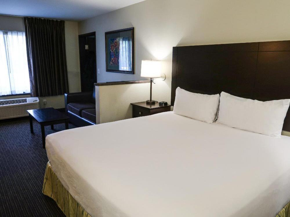 Oxford Suites Portland - Jantzen Beach Екстер'єр фото