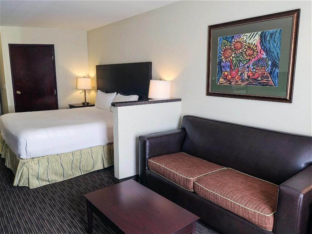 Oxford Suites Portland - Jantzen Beach Екстер'єр фото