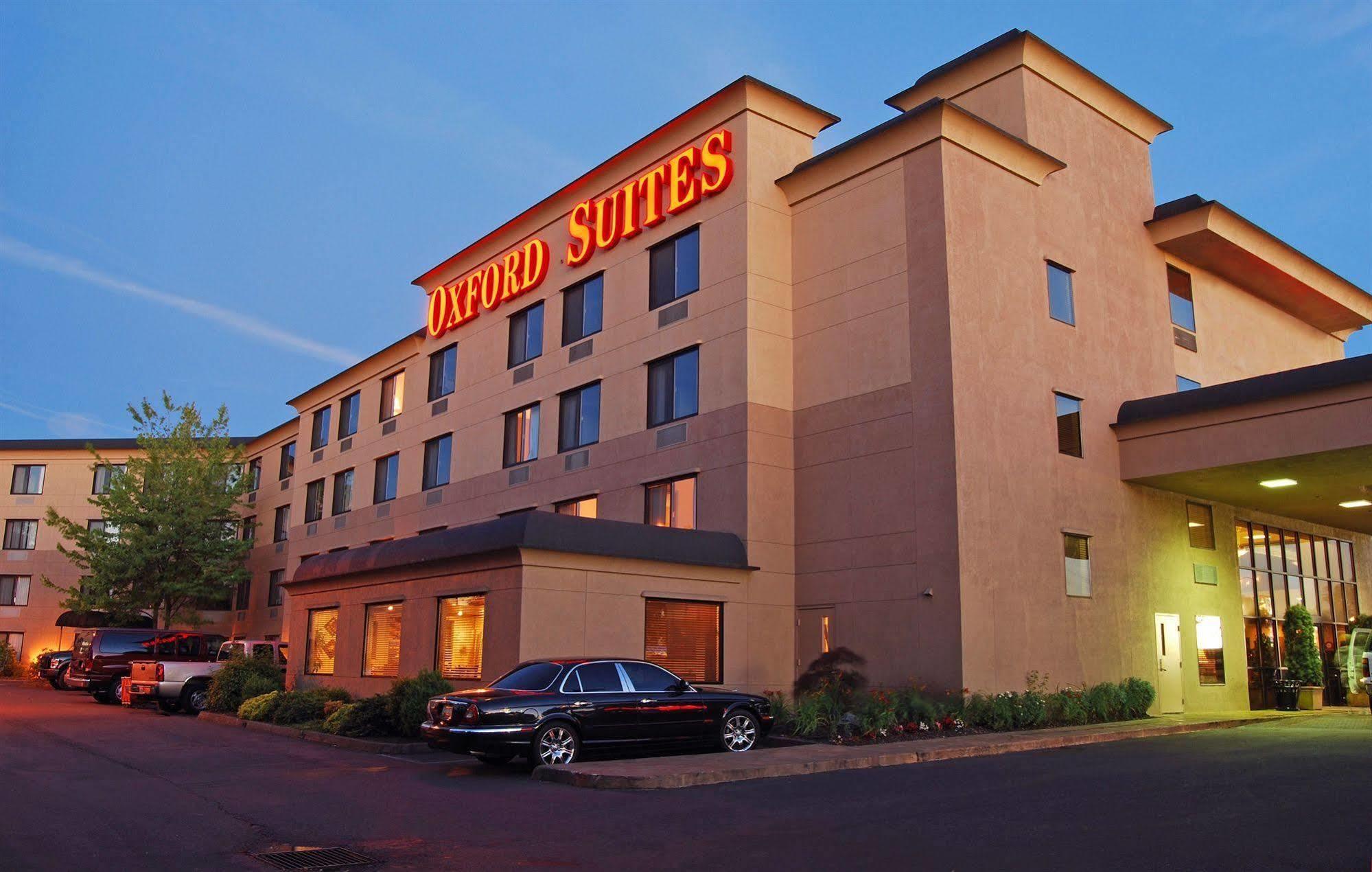 Oxford Suites Portland - Jantzen Beach Екстер'єр фото
