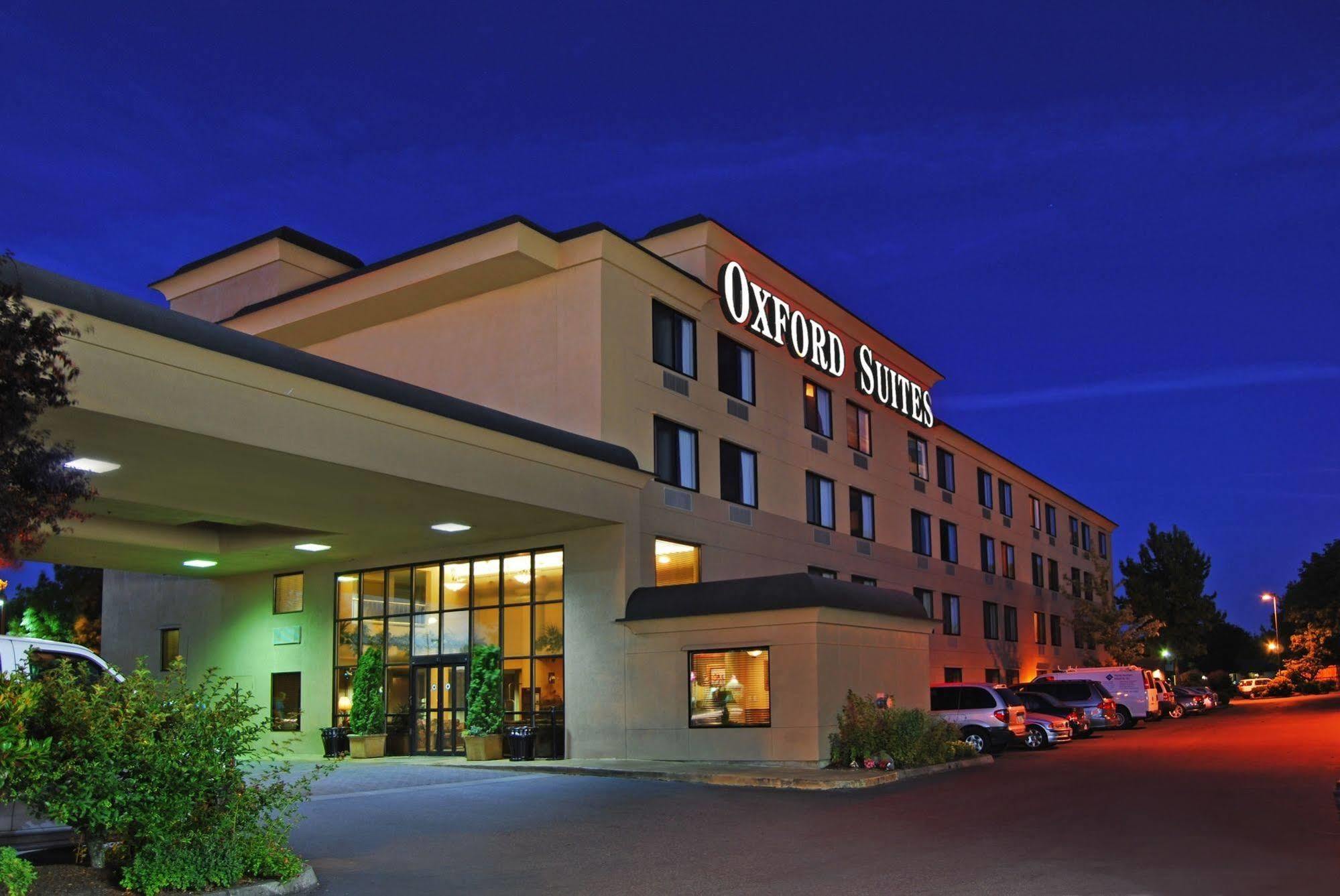 Oxford Suites Portland - Jantzen Beach Екстер'єр фото