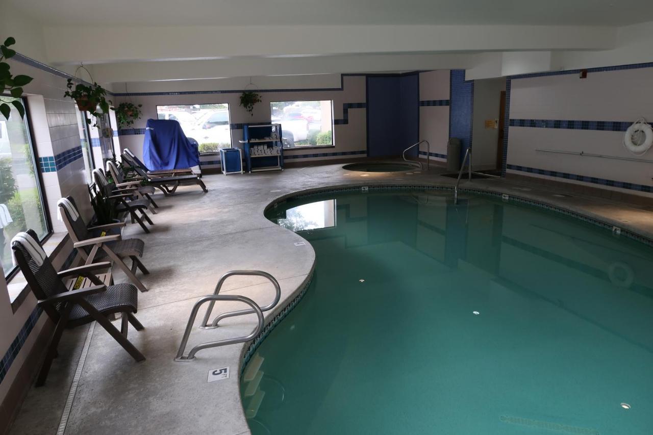 Oxford Suites Portland - Jantzen Beach Екстер'єр фото