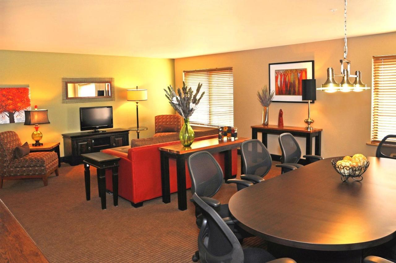Oxford Suites Portland - Jantzen Beach Екстер'єр фото